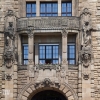 Berliner Türen - Eingang des Rathaus Charlottenburg (Ausschnitt)