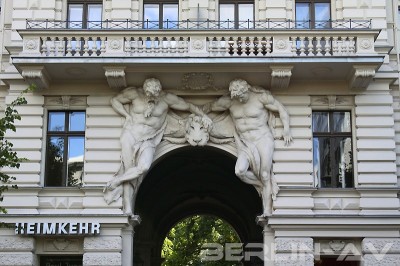 Eingangsportal zu Riehmers Hofgarten