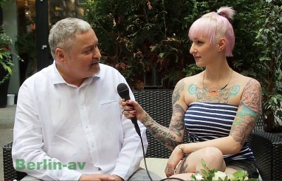 Mel Riot im Interview für einen Beitrag über veganes Leben in Berlin
