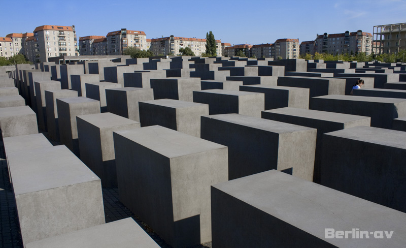 Blick über das Mahnmal für die ermordeten Juden Europas in Berlin