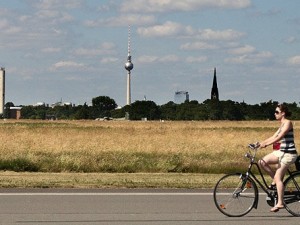 Radfahren auf der Tempelhofer Freiheit