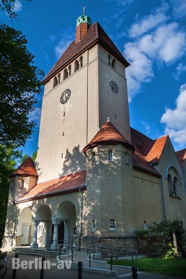 Die evangelische Dorfkirche Alt-Tegel aus dem Jahr 1911/1912
