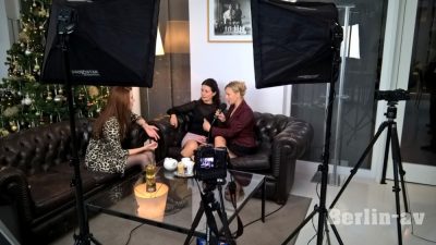 Die Rote Rosen-Stars Patricia Schäfer und Dana Golombek beim Dreh im Ellington Hotel Berlin